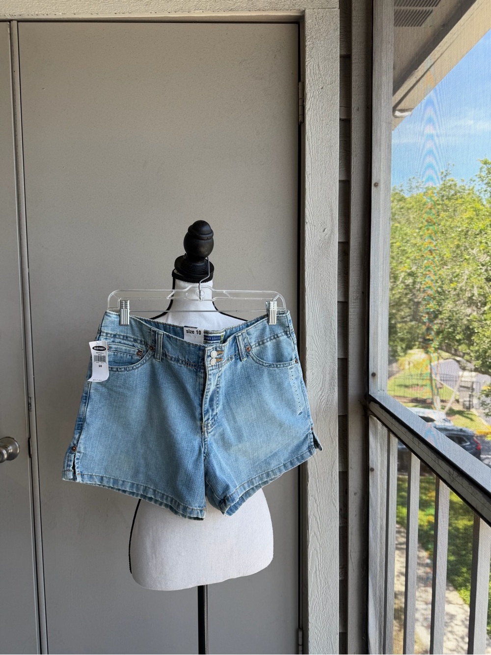NWT Y2K Old Navy Light Blue Denim Women’s Shorts 2004